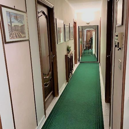 Hotel Elena Turin Bagian luar foto